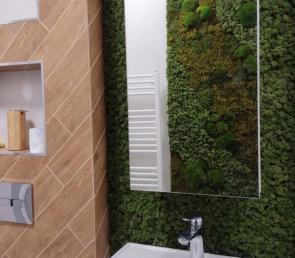 Green moss panels in the bathroom
