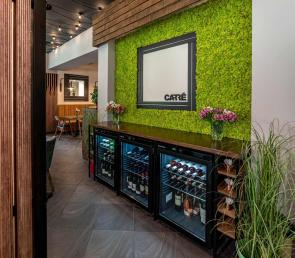Moss frame with logo in Carre restaurant&pizza